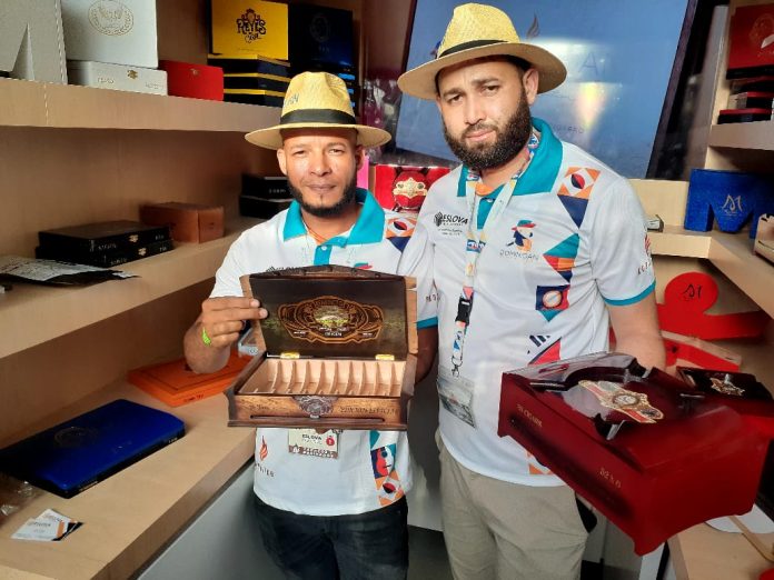 Juan-Lopez-y-Joel-Vega Slova Box
