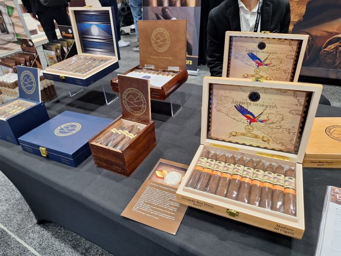 Aranceles cigarros premium Nicaragua