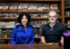 Laura Erika y Demetrio Petrides: al otro lado del mostrador